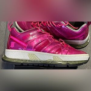 SOLD SOLD SOLD SOLD SOLD Burberry London Fuchsia Pink Glossy Vinyl Union Low Top